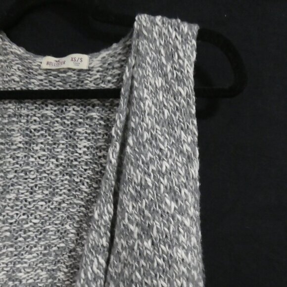 HOLLISTER CALIFORNIA | xs - s extra small - small | Open Front Sweater Vest - Picture 5 of 16